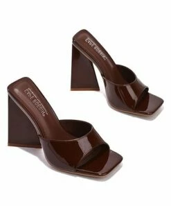 Budget 🧨 Cape Robbin Brown Triangle-Heel 🩴 Sandal - 👩 Women ⭐