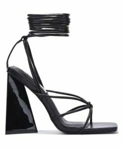 Flash Sale 🎁 Cape Robbin Black Chunky-Heel Ankle-Strap 🩴 Sandal - 👩 Women ❤️