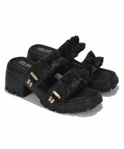 Hot Sale 🧨 Cape Robbin Black Lug-Sole Ruffle-Strap 🩴 Sandal - 👩 Women 🥰