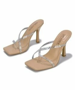 Brand new 🥰 Cape Robbin Beige Rhinestone Strappy Heeled 🩴 Sandal - 👩 Women 🧨